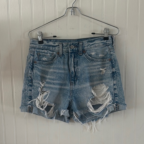 American Eagle Mom Shorts Cutoff Distressed Blue Denim Shorts sz 4 - Picture 3 of 12